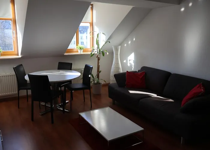 Alexxanders Apartments & Studios