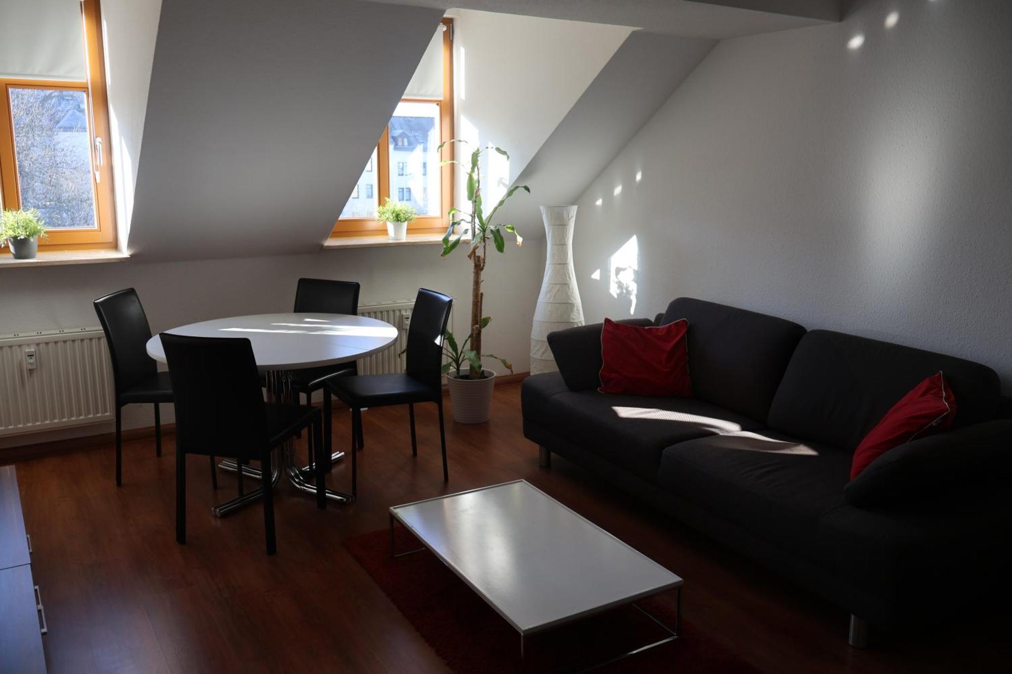Alexxanders & Apartment